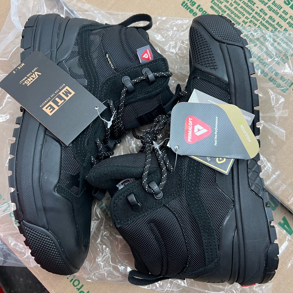 Vans Ultrarange MTE 2 Goretex Women’s 8.5